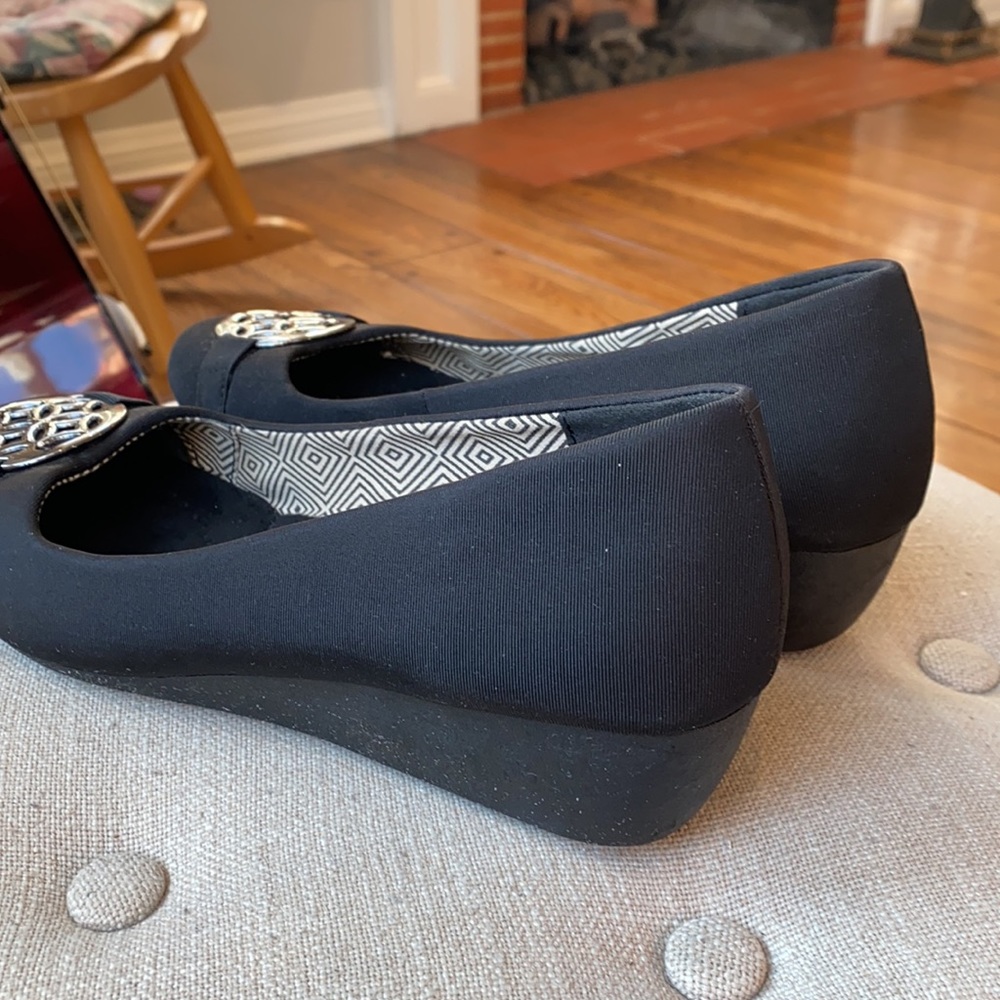 Chinese Laundry Bail 1.5" Wedge Black Slip On Flats Ballerina 8.5M - Picture 5 of 13